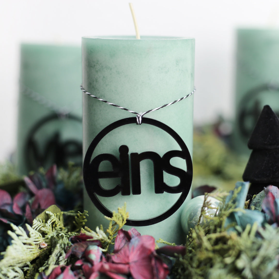 Adventskranz Zahlen Holz Anhänger 1-4 für Kerzen Adventszahlen Schreibmaschine schwarz/weiß