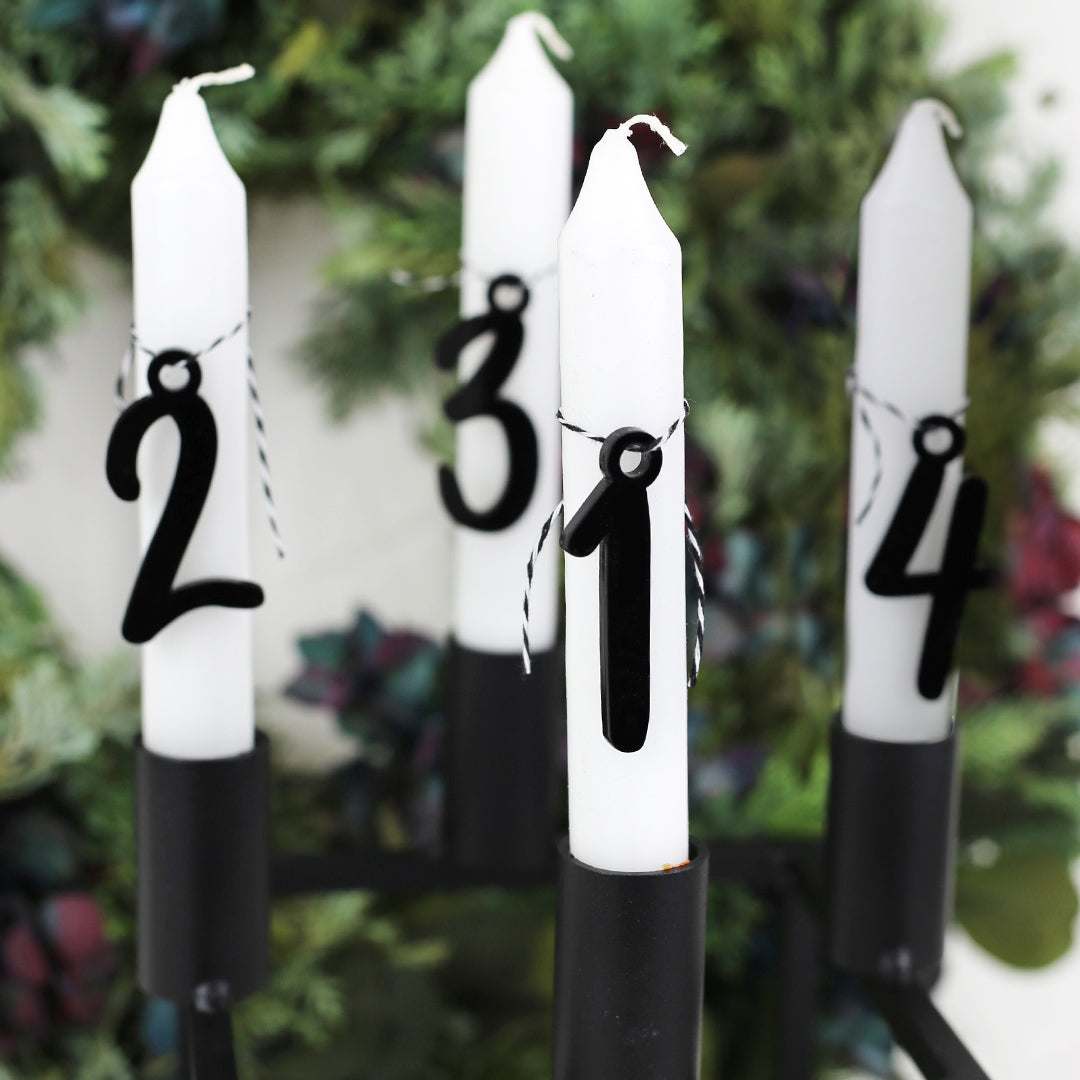 Adventskranz Zahlen Holz Anhänger 1-4 für Kerzen Adventszahlen Verspielt schwarz/weiß