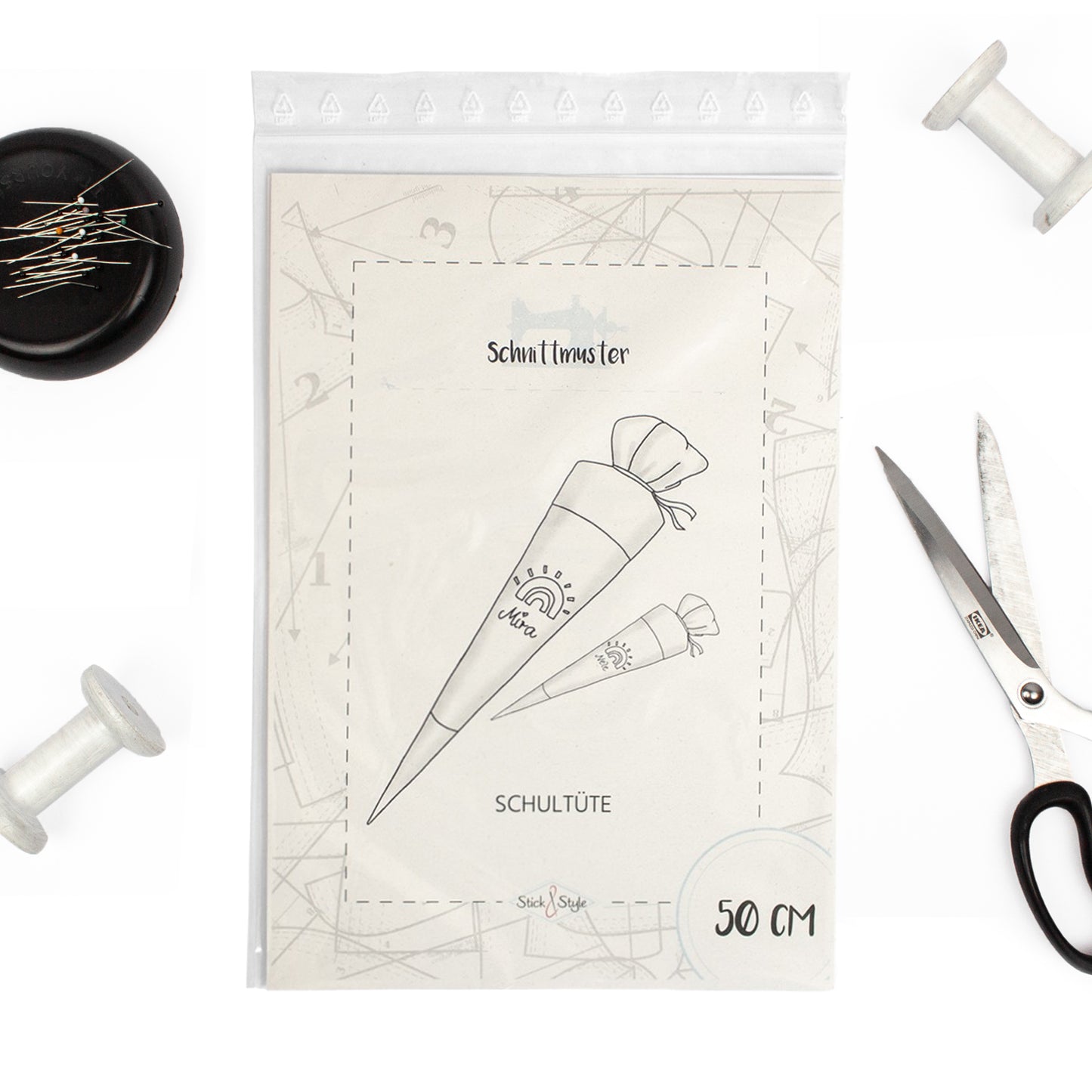 Schnittmuster aus Papier für Schultüte 50 cm