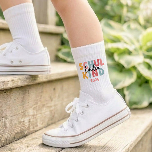 Schulkind Socken beidseitig personalisiert als Geschenk zur Einschulung für Schulkinder Tennissocken - weiß - Schulkind 2026 - Wunschname