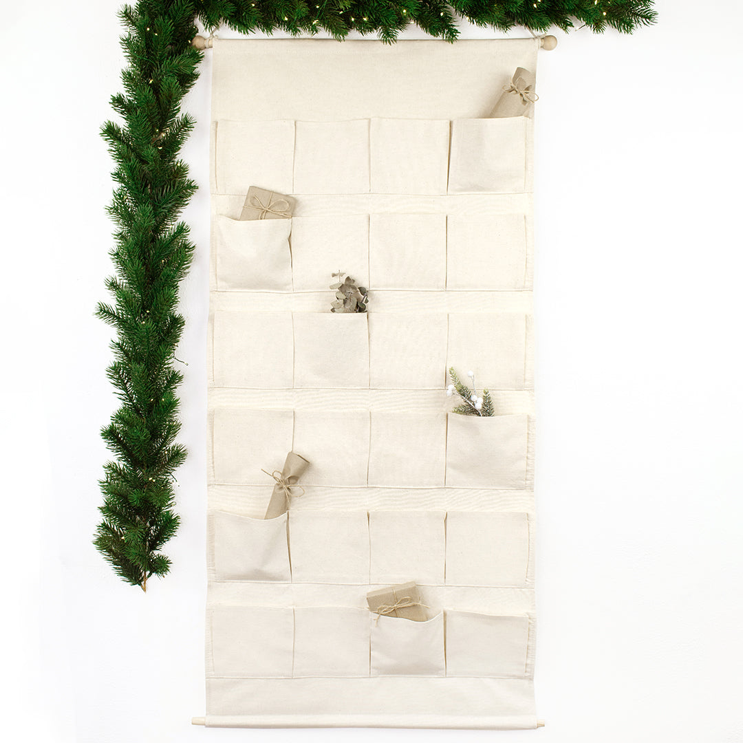 Adventskalender zum Befüllen Wandkalender aus Stoff zum Aufhängen personalisierbar mit Wunschname XXL Weihnachtstiere