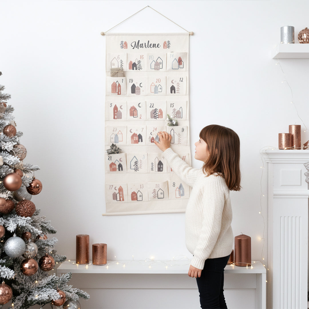 Adventskalender zum Befüllen Wandkalender aus Stoff zum Aufhängen personalisierbar mit Wunschname XXL Boho Weihnachtshäuser