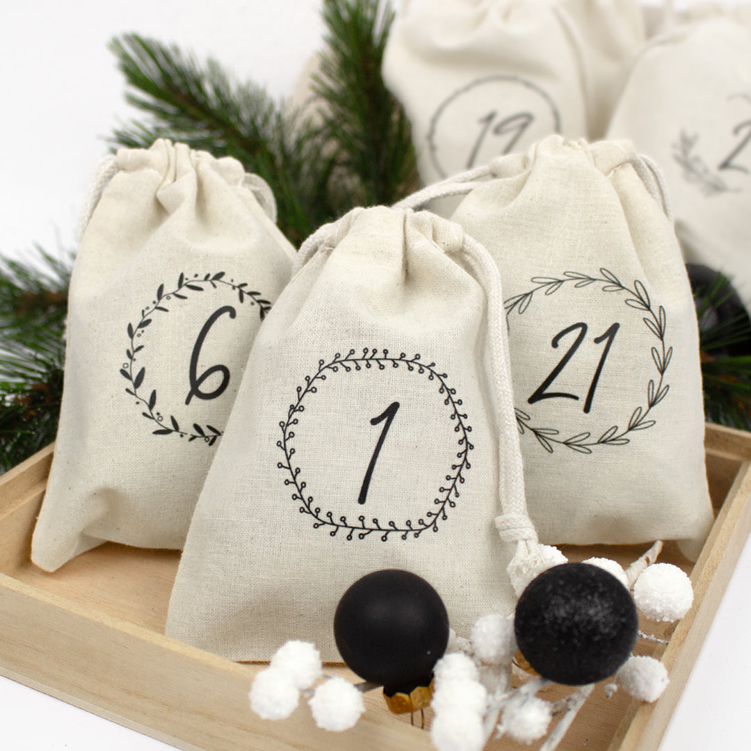 Adventskalender zum Befüllen Säckchen aus Stoff 1-24 Weihnachtskalender zum Aufhängen Kränze