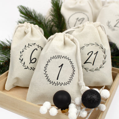 Adventskalender zum Befüllen Säckchen aus Stoff 1-24 Weihnachtskalender zum Aufhängen Kränze
