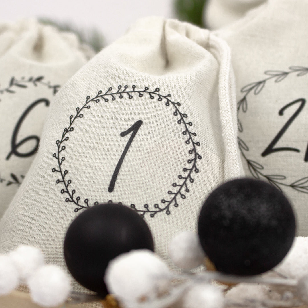 Adventskalender zum Befüllen Säckchen aus Stoff 1-24 Weihnachtskalender zum Aufhängen Kränze