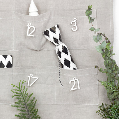 Adventskalender Zahlen Anhänger 1-24 zum Basteln Adventskalendersäckchen Nummern Modern schwarz/weiß