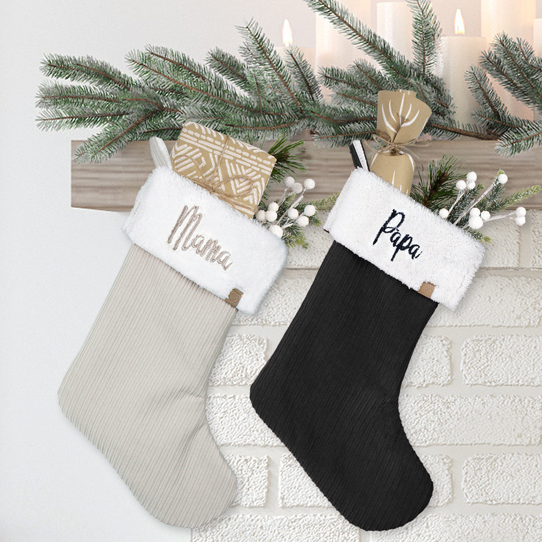 SET 2x Nikolausstrumpf zum Befüllen Weihnachtssocken zum Aufhängen 2er Set personalisiert bestickt - Mama sand & Papa schwarz