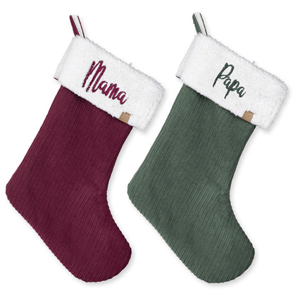 SET 2x Nikolausstrumpf zum Befüllen Weihnachtssocken zum Aufhängen 2er Set personalisiert bestickt - Mama bordeaux & Papa grün