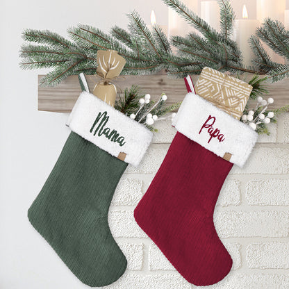 SET 2x Nikolausstrumpf zum Befüllen Weihnachtssocken zum Aufhängen 2er Set personalisiert bestickt - Mama grün & Papa rot