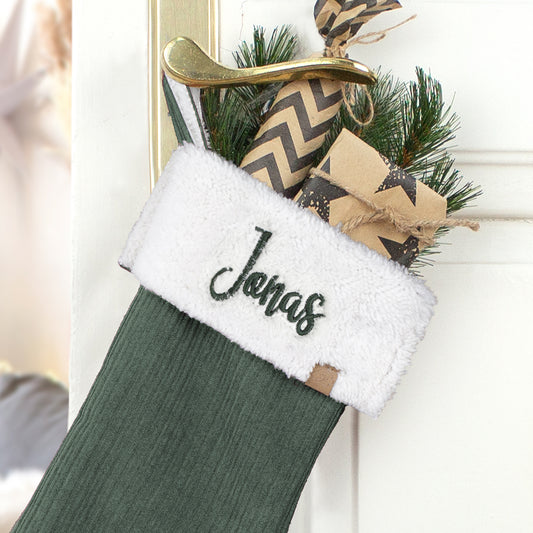 Nikolausstrumpf zum Befüllen Weihnachtssocke personalisiert mit Name bestickt - grün