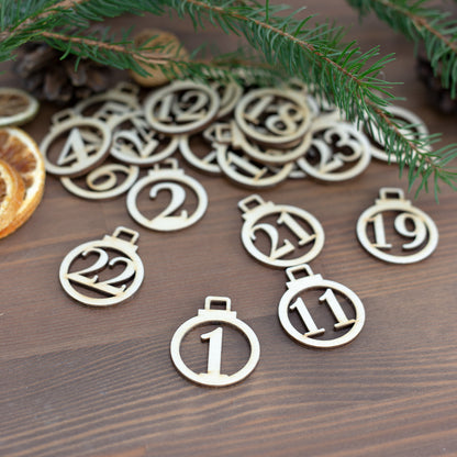 Adventskalender Zahlen Anhänger 1-24 zum Basteln Adventskalendersäckchen Nummern Kugeln Holz