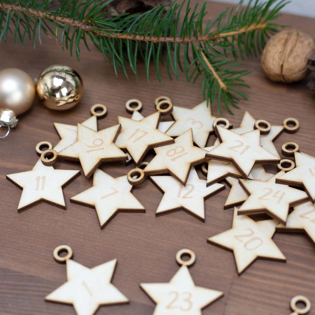 Adventskalender Zahlen Anhänger 1-24 zum Basteln Adventskalendersäckchen Nummern Sterne Holz
