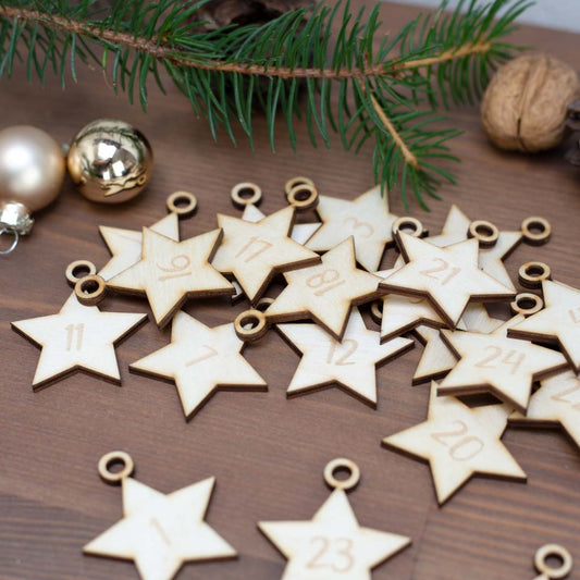 Adventskalender Zahlen Anhänger 1-24 zum Basteln Adventskalendersäckchen Nummern Sterne Holz