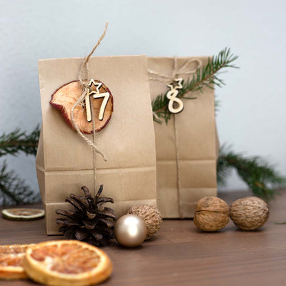 Adventskalender Zahlen Anhänger 1-24 zum Basteln Adventskalendersäckchen Nummern Sternchen Holz