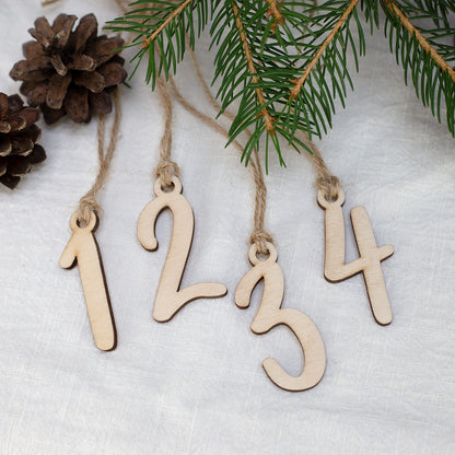 Adventskranz Zahlen Holz Anhänger 1-4 für Kerzen Adventszahlen Verspielt