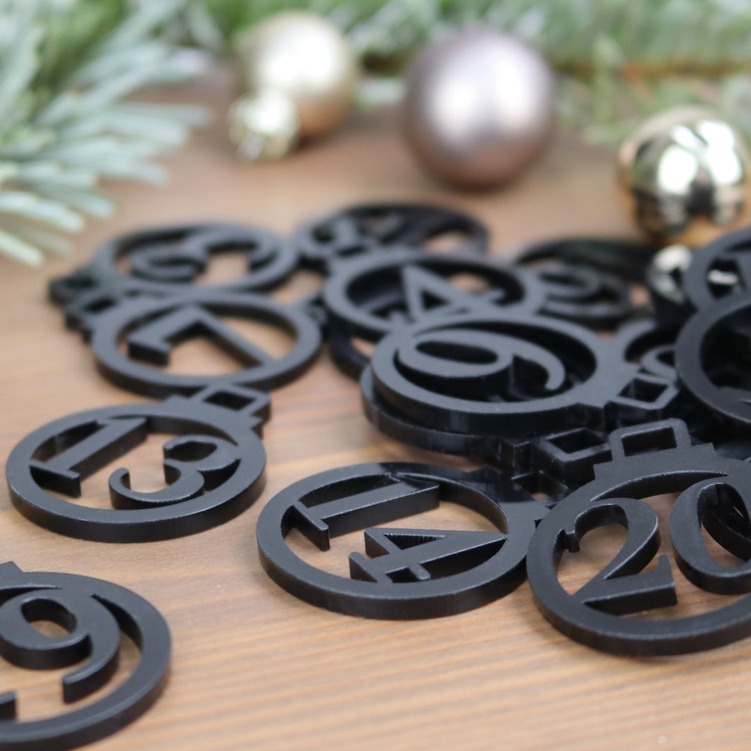 Adventskalender Zahlen Anhänger 1-24 zum Basteln Adventskalendersäckchen Nummern Kugeln schwarz/weiß
