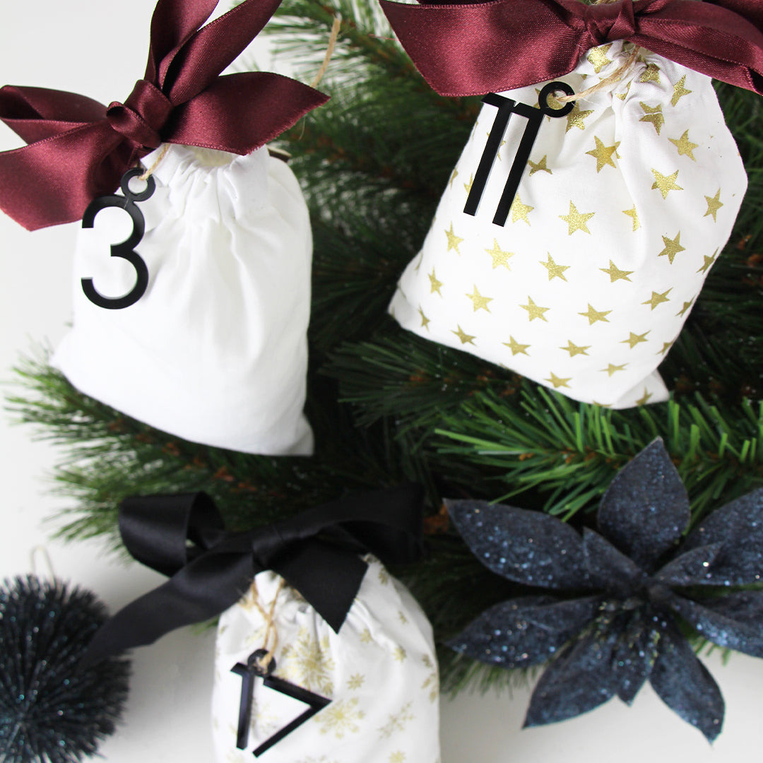 Adventskalender Zahlen Anhänger 1-24 zum Basteln Adventskalendersäckchen Nummern Modern schwarz/weiß