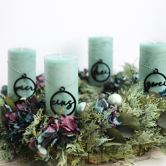 Adventskranz Zahlen Holz Anhänger 1-4 für Kerzen Adventszahlen Schreibschrift schwarz/weiß