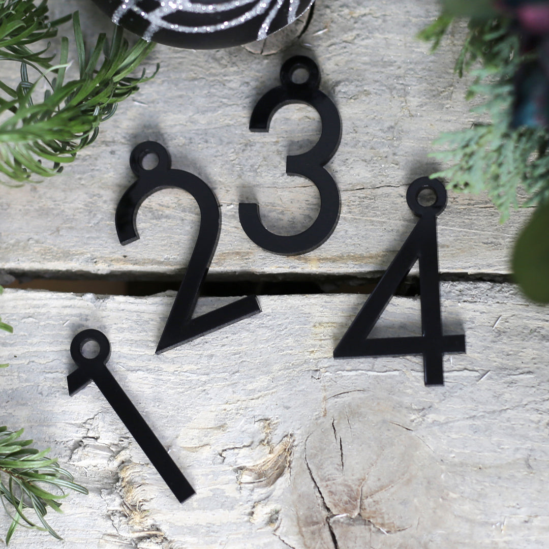Adventskranz Zahlen Holz Anhänger 1-4 für Kerzen Adventszahlen Modern schwarz/weiß