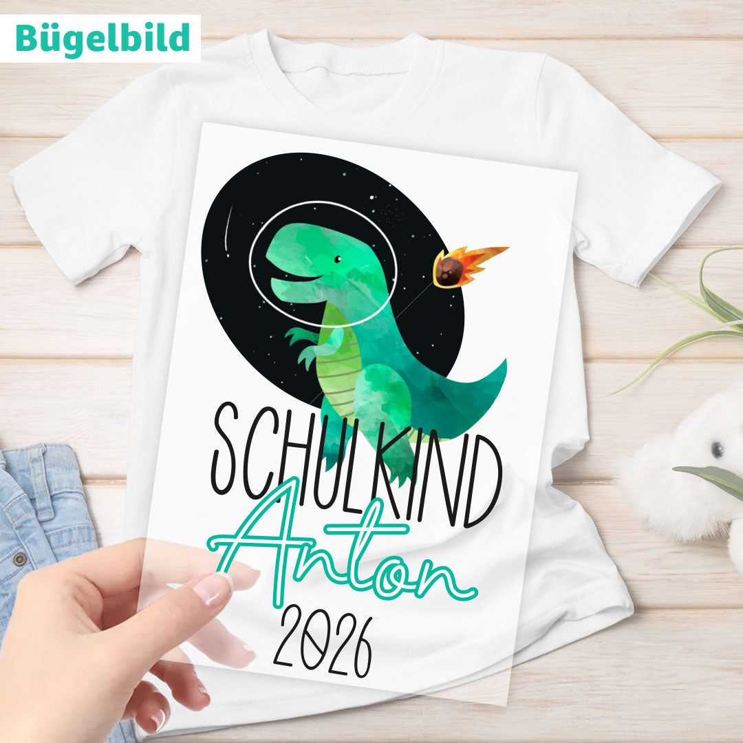 Bügelbild - Schulkind - Wunschname & Wunschjahr - Dino Weltall