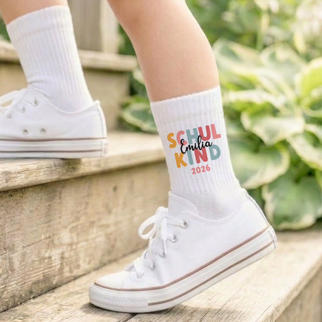 Schulkind Socken beidseitig personalisiert als Geschenk zur Einschulung für Schulkinder Tennissocken - weiß - Schulkind 2026 - Wunschname
